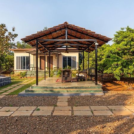 Saffronstays Apricus Farm, 卡尔贾特 外观 照片