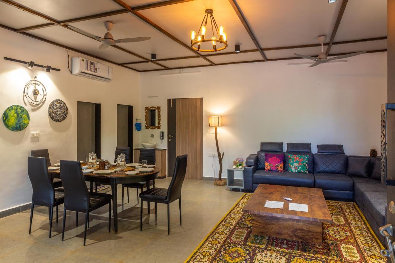 Saffronstays Apricus Farm, 卡尔贾特 外观 照片